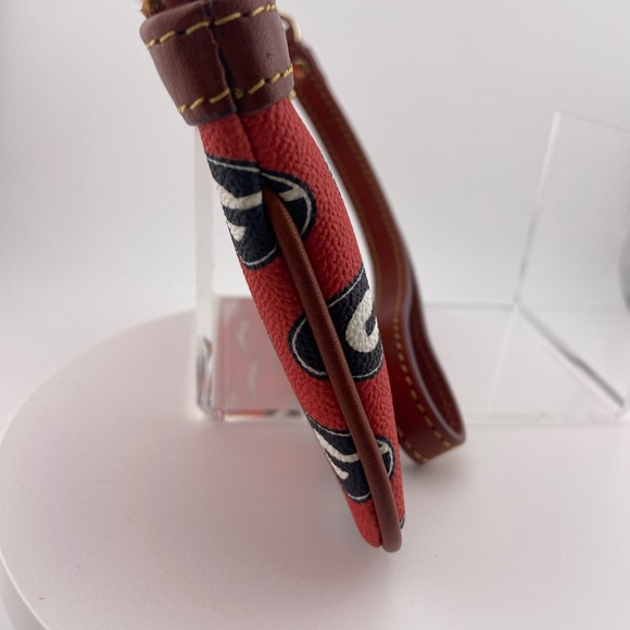Dooney & Bourke University of Georgia Red  Black Logo Wristlet 8 x 4.5 - Picture 5 of 9